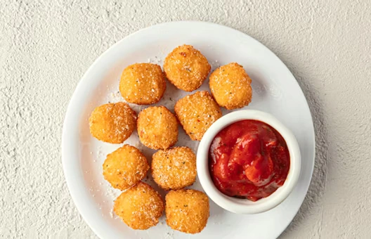 Fried Mozzarella Bites
